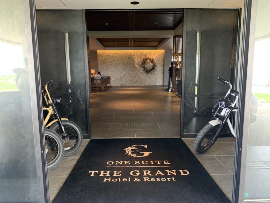 One Suite GRANDのエントランス